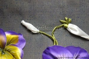 Embroidery pansy flower 27