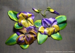 Embroidery pansy flower 30