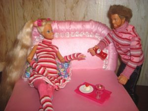bed for Barbie dolls 12