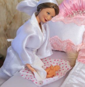 bed for Barbie dolls 35