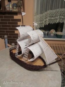 ship from the newspaper tubes. 2