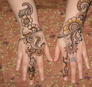 15 Beautiful Wedding Special Henna Mehndi Designs 3