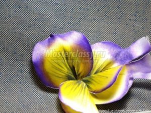 Embroidery pansy flower 14