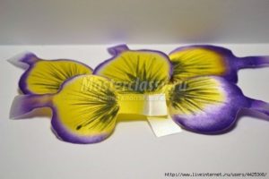 Embroidery pansy flower 9