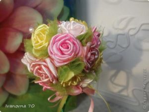 Gentle topiary with roses 2