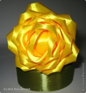 Yellow rose ribbon flower 10